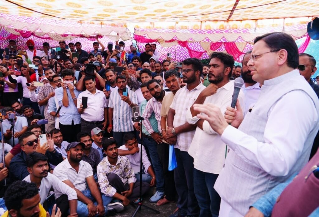 अचानक मुख्यमंत्री पहुंचे परेड ग्राउंड, पेपर लीक मामले में सीबीआई जांच की मांग मानी। बेरोजगार संघ ने धरना 10 अक्टूबर तक स्थगित किया।