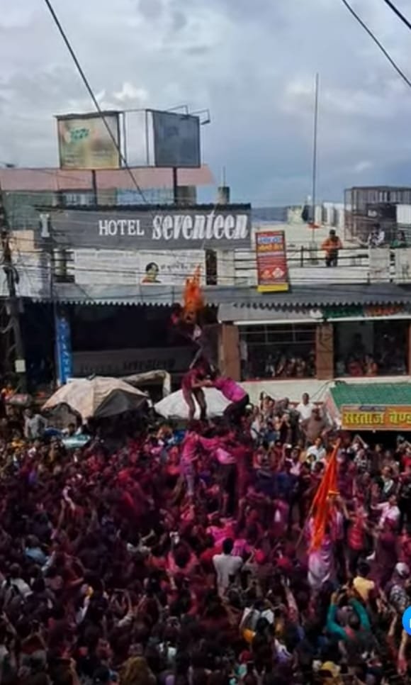 धूमधाम से संपन्न हुआ रानीखेत में गणेश महोत्सव, भव्य शोभायात्रा के साथ मटकी फोड़ प्रतियोगिता बनी आकर्षण का केंद्र।