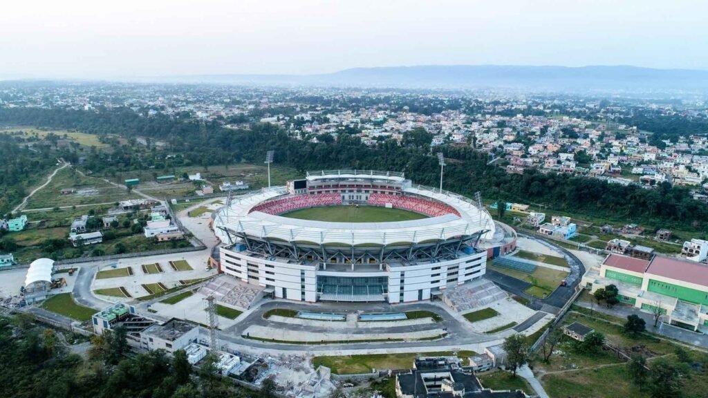 उत्तराखंड से छिन गई रणजी ट्रॉफी के सेमीफइनल की मेजबानी, पिच और ग्राउंड की खराब हालत ख़राब पाई गई।