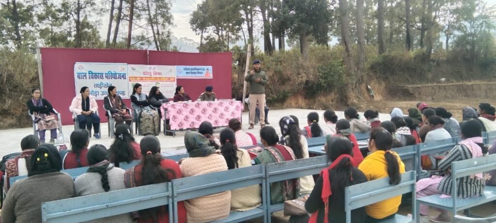 कोतवाली रानीखेत की जागरूकता पहल, महिलाओं को कानूनी प्रावधानों और अधिकारों के लिए किया जागरूक।