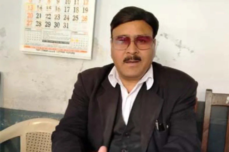 नैनीताल कलेक्ट्रेट परिसर में वरिष्ठ अधिवक्ता ने कार में खुद को मारी गोली, सुसाइड नोट बरामद