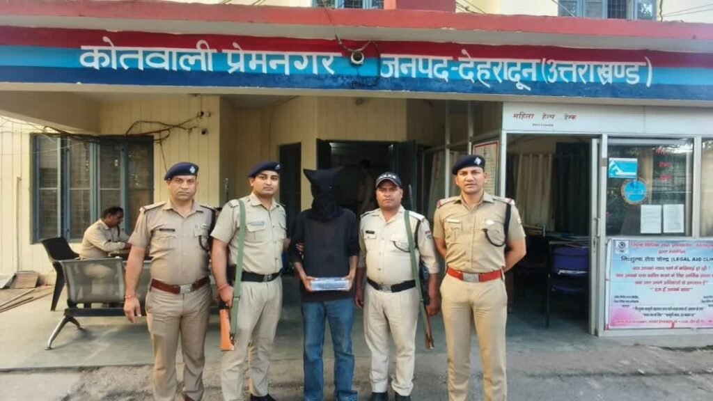 देहरादून में पाकिस्तानी आतंकी से जुड़े युवक विक्रांत कश्यप को STF ने असलहे के साथ दबोचा, प्रधानमंत्री के दौरे से पहले पुलिस को मिली बड़ी सफलता।
