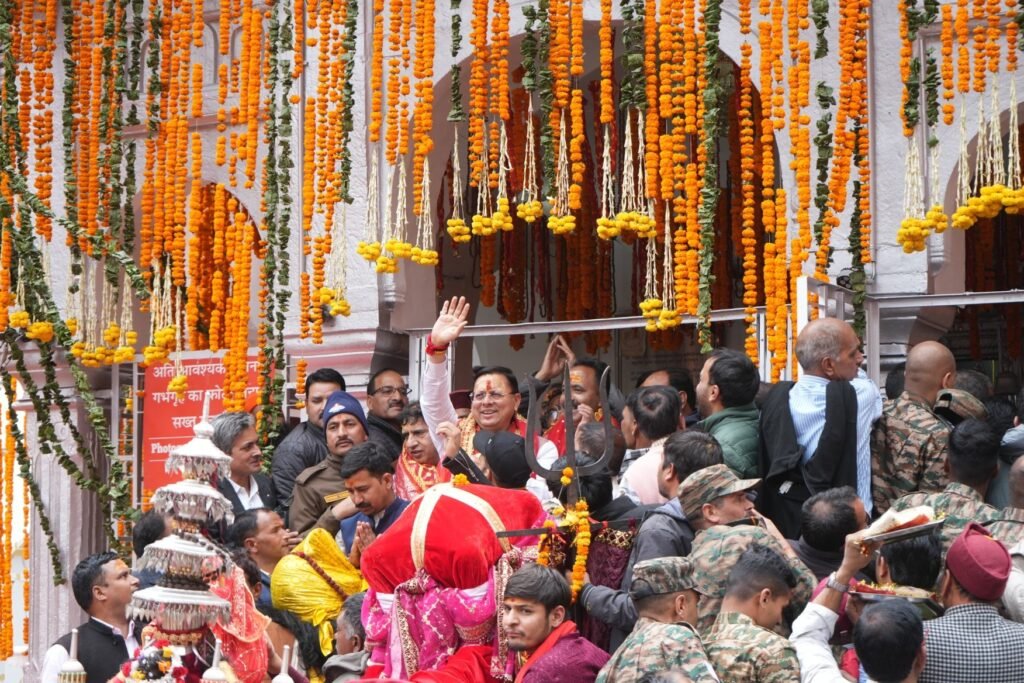 अक्षय तृतीया पर खुले गंगोत्री धाम के कपाट, प्रधानमंत्री नरेन्द्र मोदी के नाम से की गई पहली पूजा। मुख्यमंत्री ने की देश प्रदेश की खुशहाली की कामना।