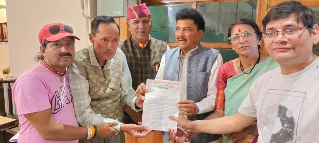 रानीखेत में मीडिया सेंटर खोलने की पत्रकारों की मांग, विधायक ने अपनी निधि से धन उपलब्ध करवाने का दिया आश्वासन।