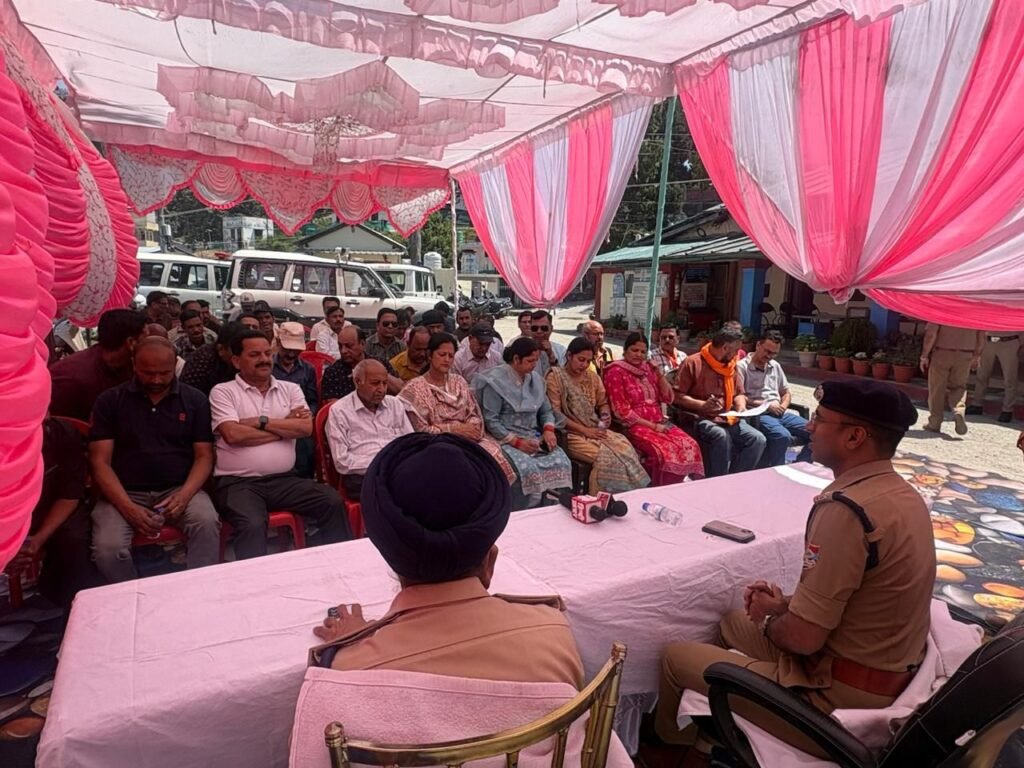 एसएसपी ने रानीखेत में सुनी जनता की समस्याएँ, कोतवाली और चौकी का निरीक्षण कर दिए आवश्यक दिशा निर्देश।