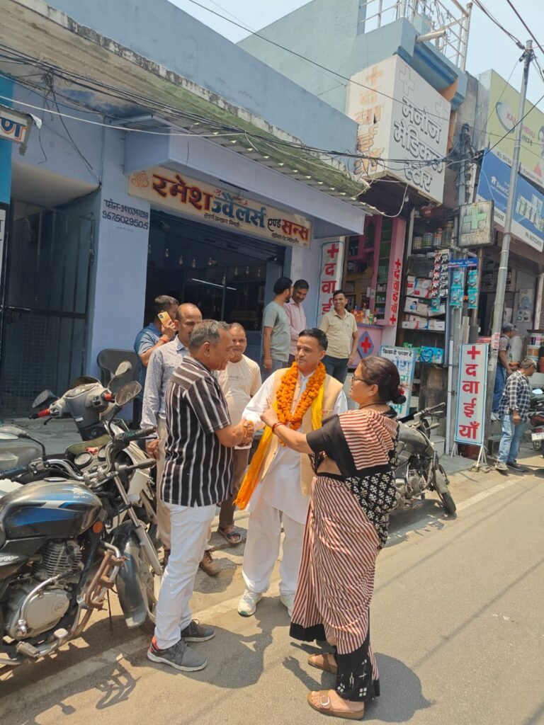 भाजपा नेता और टिकट के दावेदार दीप पांडे ने भिकियासैण का दौरा कर पार्टी के लिए माँगा जान समर्थन।