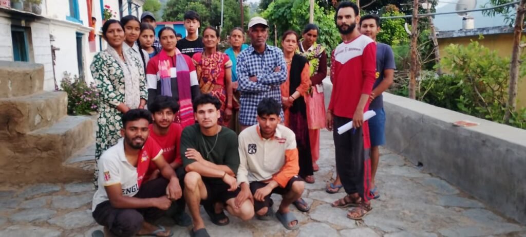 रानीखेत के सरोली ग्रामवासियों की चेतावनी, सड़क नहीं तो वोट नहीं। सड़क निर्माण न होने से ग्रामीणों में आक्रोश, चुनावों में विरोध का चेतावनी।  रानीखे
