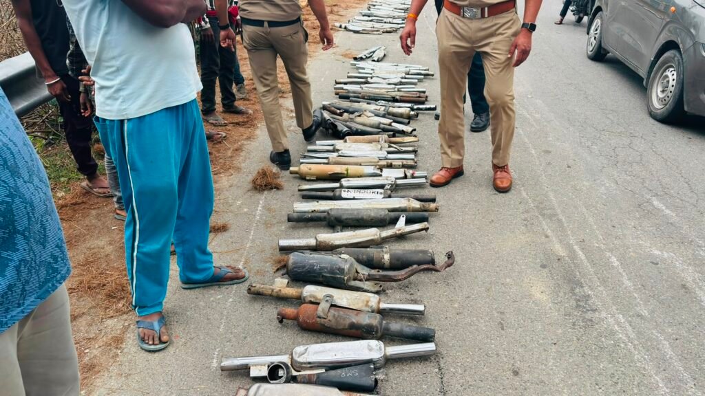 विश्व पर्यावरण दिवस पर अल्मोड़ा पुलिस ने नष्ट किये 75 रेट्रो साइलेंसर, ध्वनि प्रदूषण मुक्ति का दिया सन्देश।