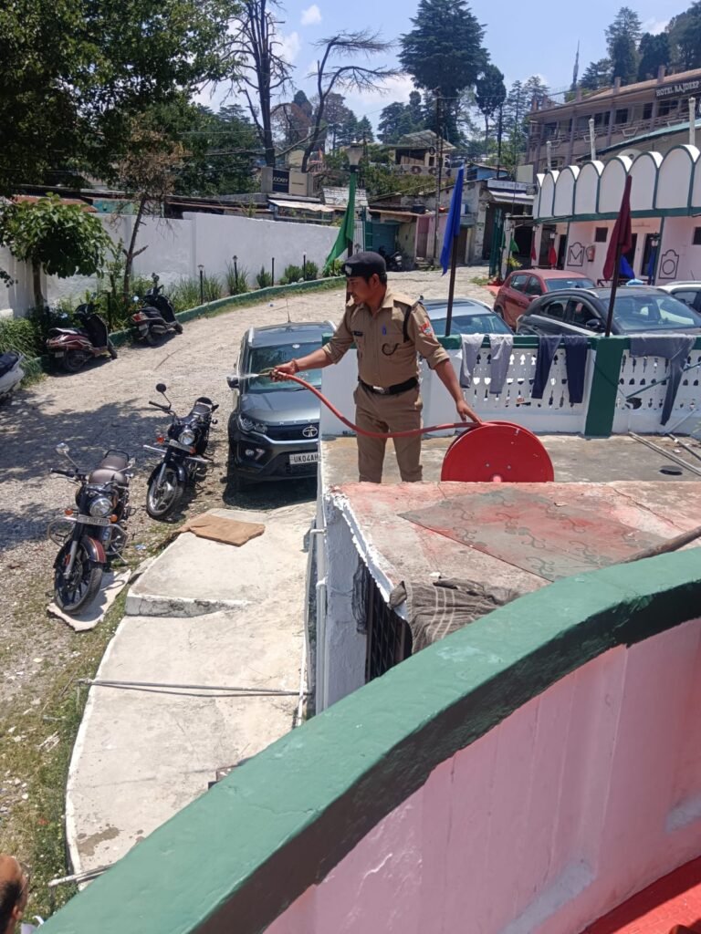 रानीखेत के कई होटलों पर फायर सर्विस ने किया सुरक्षा ऑडिट, कमियों पर नोटिस जारी हुए।