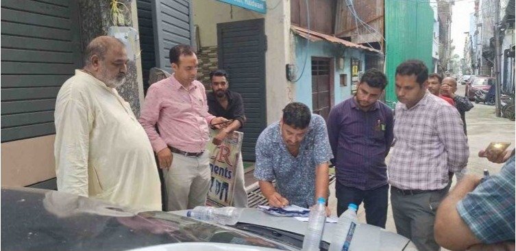 चेक मीटर की रीडिंग 600, स्मार्ट मीटर की 2600, बिजली विभाग के टेस्ट में फेल हुआ स्मार्ट मीटर, फिर भी उपभोक्ता पर बना रहे दबाव।