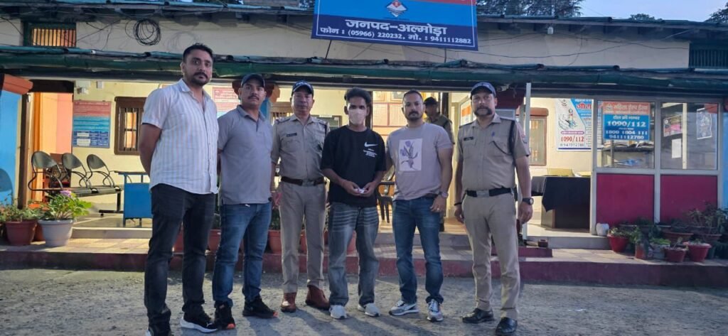 रानीखेत में 7.86 ग्राम स्मैक के साथ एक युवक गिरफ्तार, बाजार कीमत लगभग ₹2,35,800 बताई जा रही।