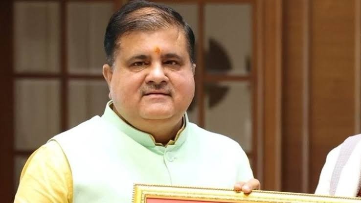 धर्मेंद्र प्रधान से निबटे तो अब युवाओं के निशाने पर आये बीजेपी प्रदेश अध्यक्ष महेंद्र भट्ट, बेरोजगार संघ ने 24 घंटे में माफ़ी मांगने का अल्टीमेटम दिया।