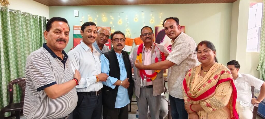 गुसाईं राम बने कांग्रेस अनुसूचित जाति विभाग के जिलाध्यक्ष, कार्यकर्ताओं ने जताया हर्ष, दी बधाई।