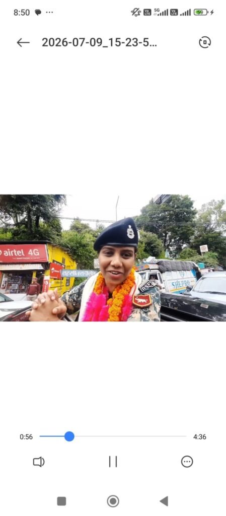 माउंट एवेरेस्ट पर विजय हासिल कर रानीखेत पहुंची चौकुनी निवासी रेबेका सिंह, हुआ भव्य स्वागत।
