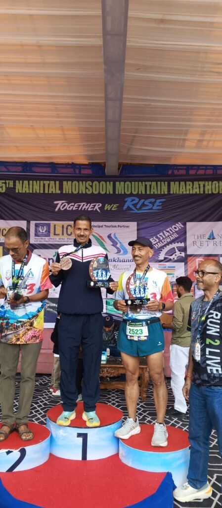 नैनीताल मानसून मैराथन में रानीखेत के नरेश चंद्र डोबरियाल ने हासिल किया प्रथम स्थान। देश-विदेश के धावकों ने लिया हिस्सा।