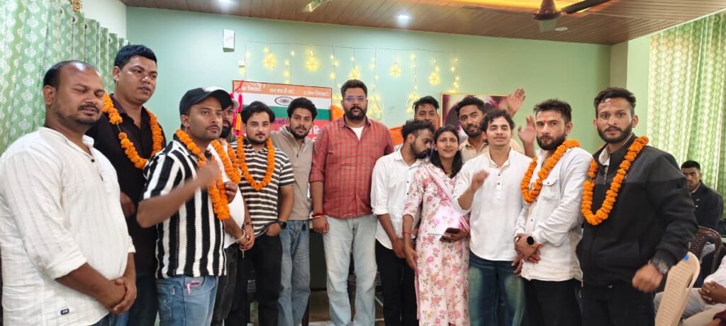 रानीखेत में युवा कांग्रेस की बैठक : मल्लिकार्जुन खड़गे के हल्द्वानी दौरे और विधानसभा चुनावों की तैयारियों को चर्चा।