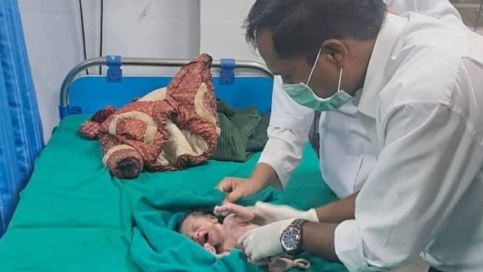 मानवता हुई शर्मसार, गधेरे के पास जीवित मिला नवजात शिशु, क्षेत्र में अटकलों का दौर, बच्चा अस्पताल में भर्ती।