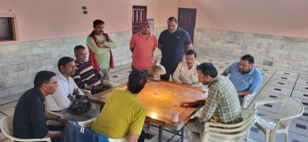 रानीखेत में मां नन्दा देवी सेवा समिति की कैरम प्रतियोगिता, एकल वर्ग में 37 और डबल्स वर्ग में 21 टीमों ने प्रतिभाग किया।