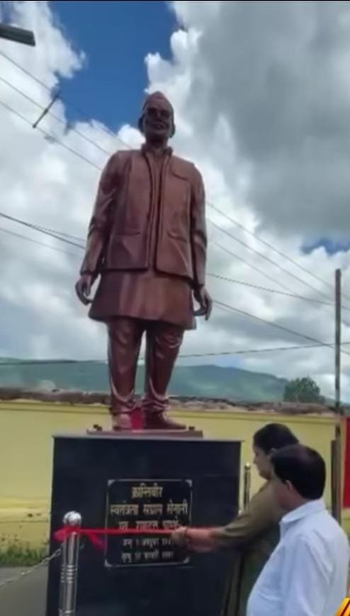 भाजपा में अंदरूनी खींचतान! मंत्री टम्टा के पहुंचने से पहले ही ब्लॉक प्रमुख बबली मेहरा ने कर दिया मूर्ती का उद्घाटन।