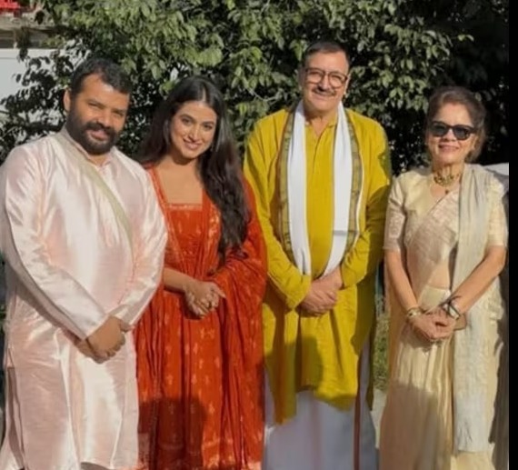 फिल्म हनुमान अंश की टीम ने कैंची धाम पहुंच कर नीब करौरी बाबा का लिया आशीर्वाद।
