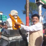 गांधी-शास्त्री जयंती पर विधायक डॉ प्रमोद नैनवाल ने किया प्रतिमाओं पर माल्यार्पण।