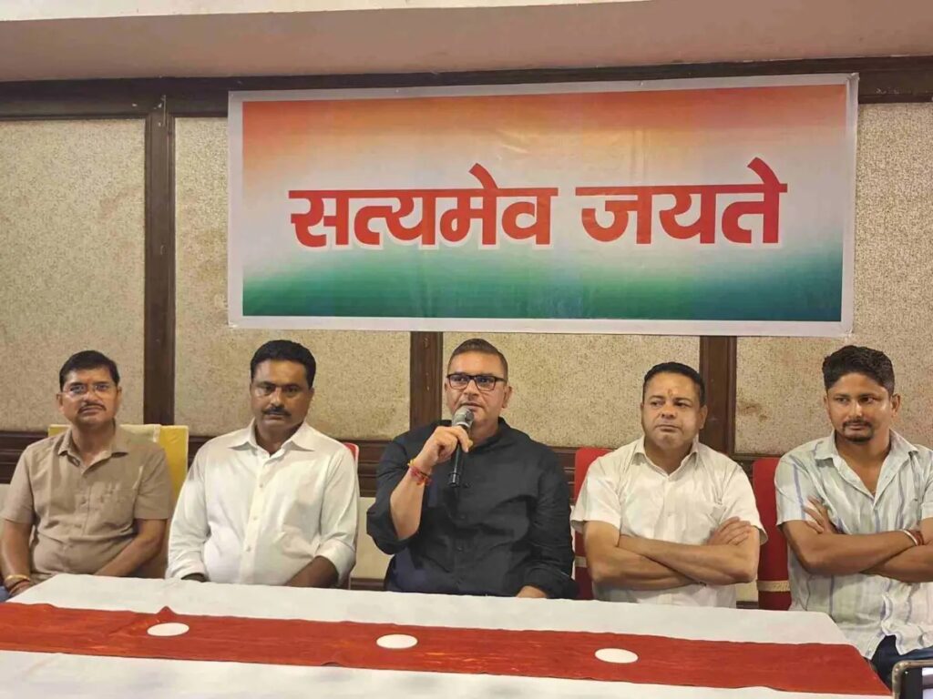 हल्द्वानी विधायक सुमित हृदयेश ने अपनी जान को बताया खतरा, परिवार की सुरक्षा पर जताई चिंता, फोन टैपिंग और निगरानी का आरोप, गैरसैंण सत्र में आत्मदाह की चेतावनी।
